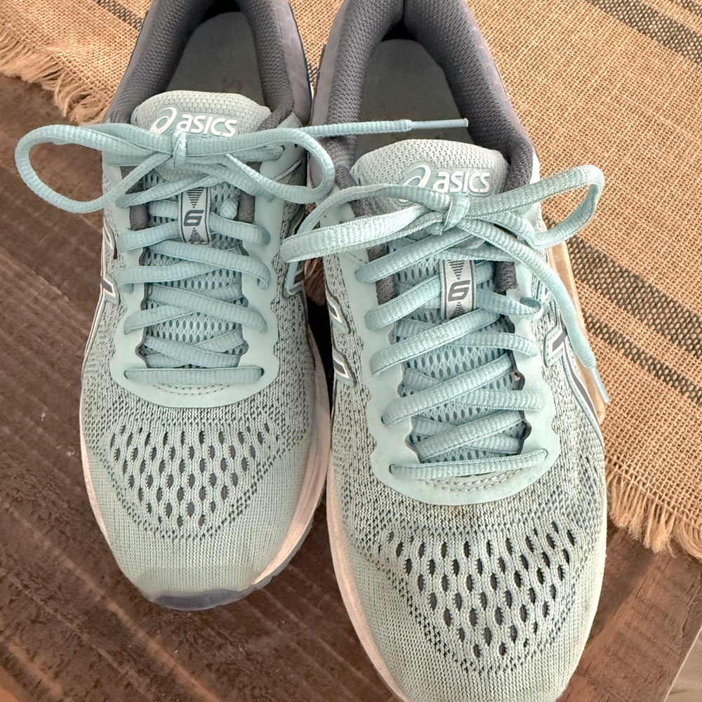 ASICS GT-1000 6 Blue White Athletic Running Shoes Excellent Condition